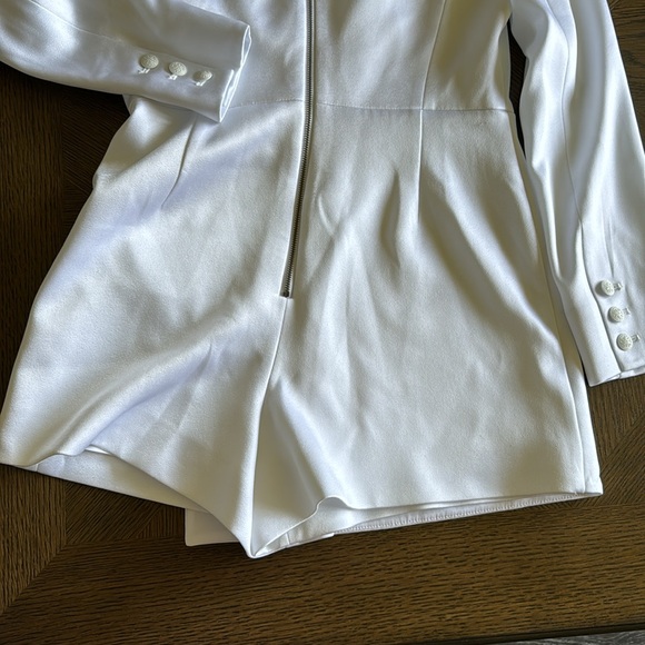 ALICE + OLIVIA Myra Notch Lapel Blazer Romper, size 4, $550 - Picture 12 of 13